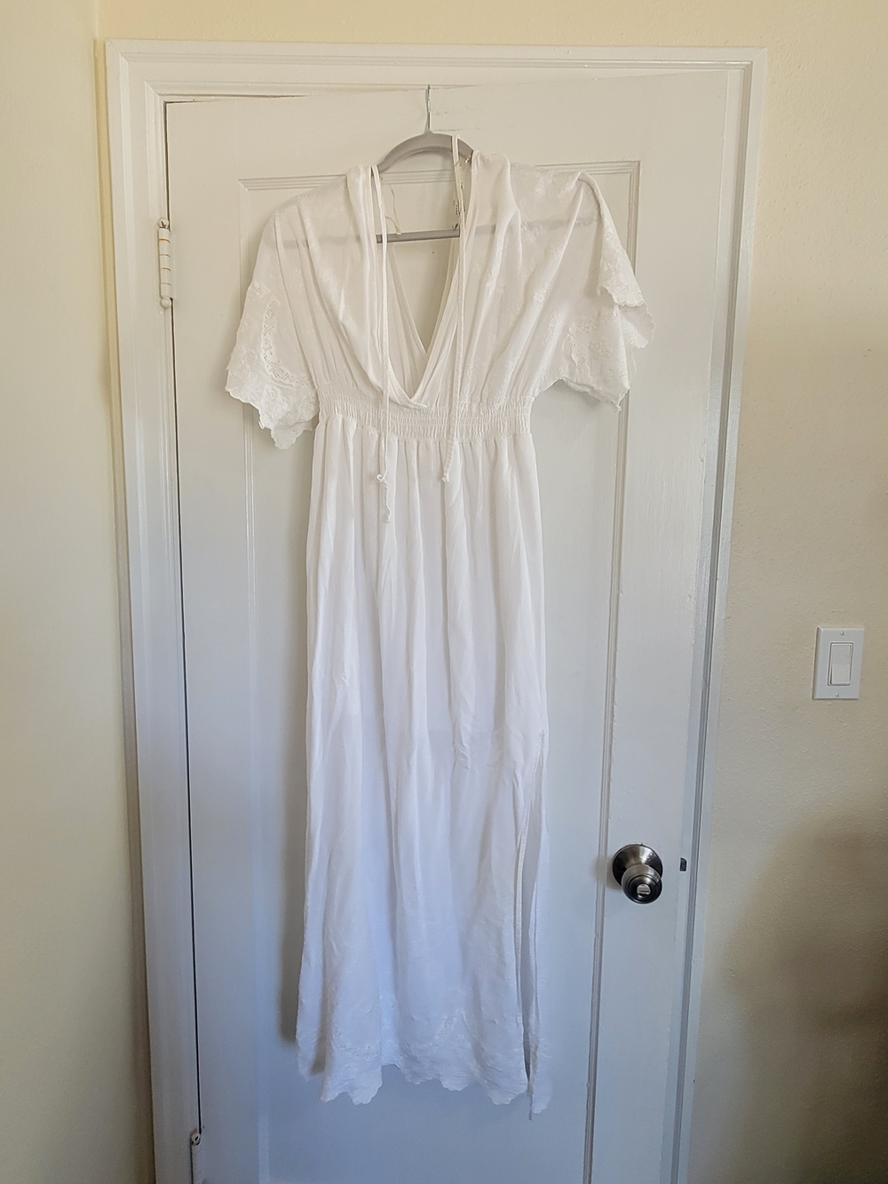 iris White Lace-Trim Maxi Robe with V-Neck